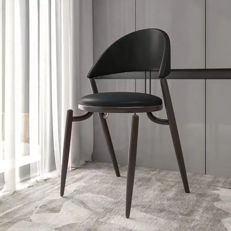 Sedia da pranzo moderna LeisureMod Venice in pelle, sedia laterale accentata imbottita con schienale aperto, con gambe in metallo, sedia da pranzo senza montaggio, set da 4