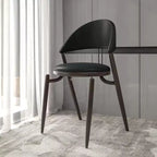 Sedia da pranzo moderna LeisureMod Venice in pelle, sedia laterale accentata imbottita con schienale aperto, con gambe in metallo, sedia da pranzo senza montaggio, set da 4