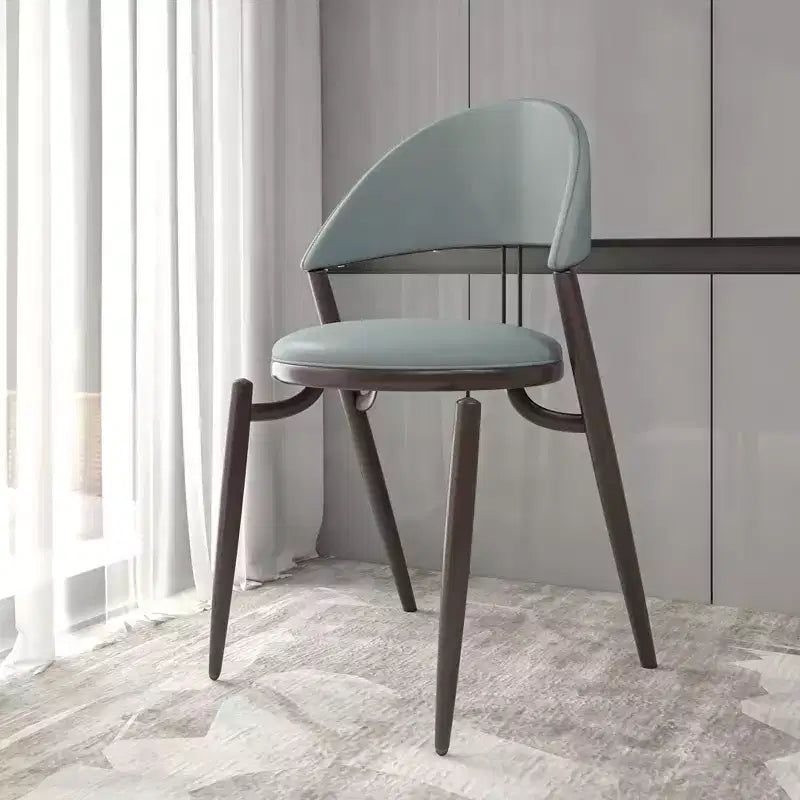 Sedia da pranzo moderna LeisureMod Venice in pelle, sedia laterale accentata imbottita con schienale aperto, con gambe in metallo, sedia da pranzo senza montaggio, set da 4