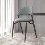 Sedia da pranzo moderna LeisureMod Venice in pelle, sedia laterale accentata imbottita con schienale aperto, con gambe in metallo, sedia da pranzo senza montaggio, set da 4