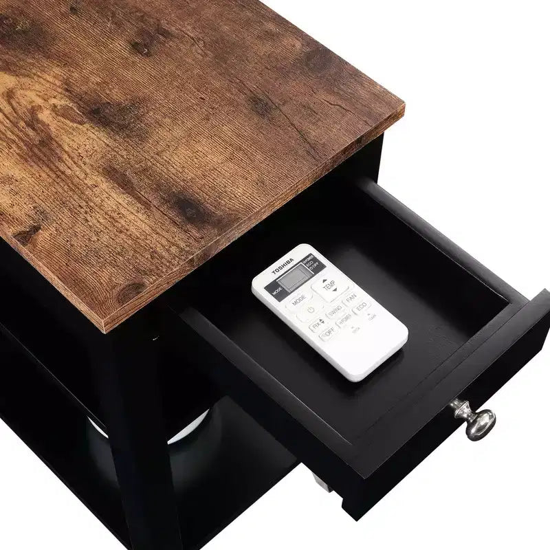 Tavolino finale/laterale Breighton Home American Heritage 1 cassetto con ripiani