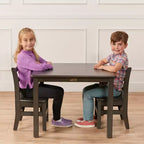 Tavolo quadrato in legno massiccio ECR4Kids da 30x30 pollici e due sedie da 12 pollici, set da 3 pezzi