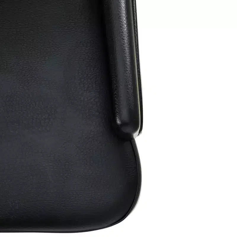 Sedia da pranzo LeisureMod rivestita in velluto e pelle con schienale alto capitonné e gambe in legno di caucciù verniciato