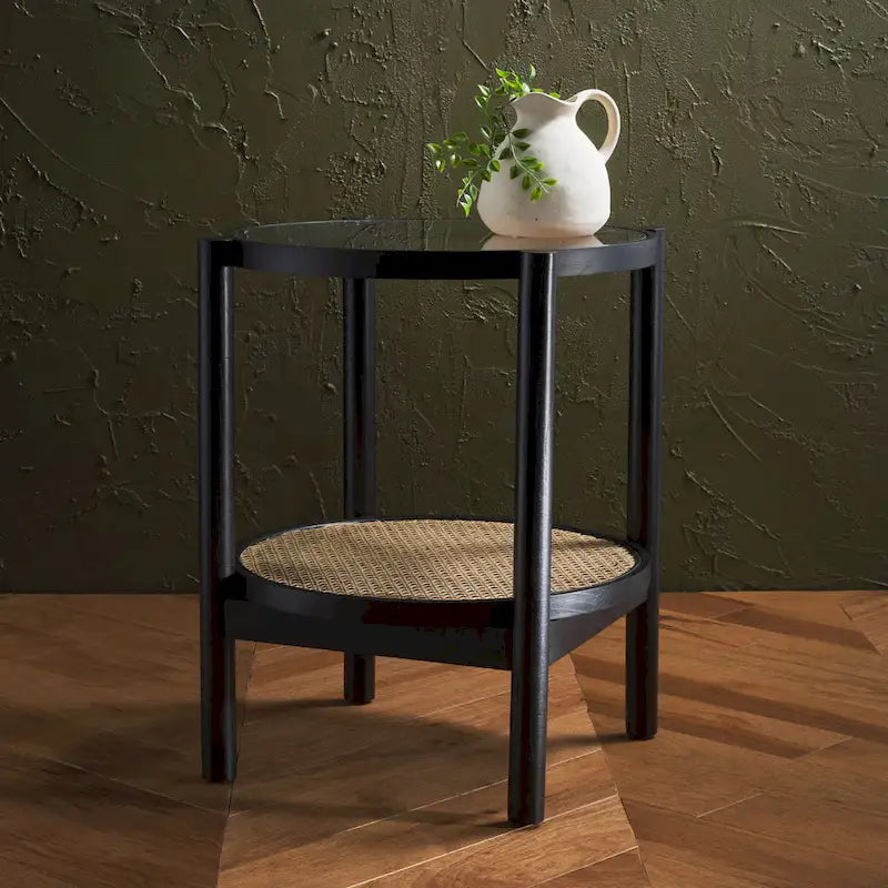 Tavolino con due ripiani in rattan intrecciato e vetro temperato, gambe in legno di olmo, 23"L