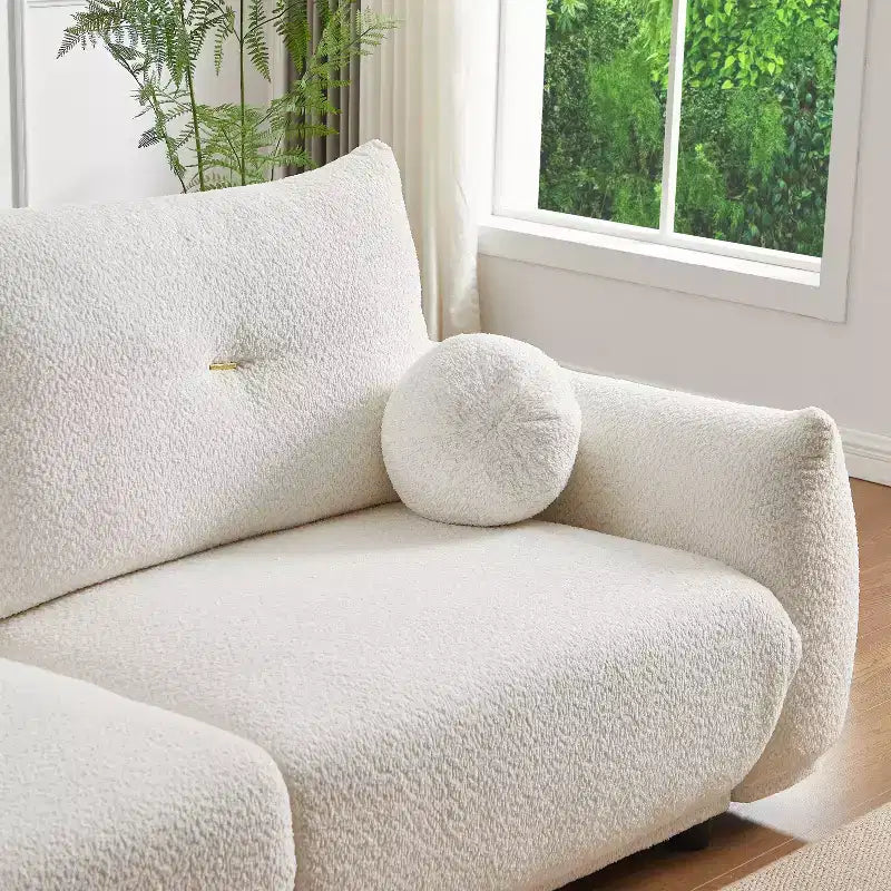 Divanetto ModernLuxe 90" L in Finta Lana di Agnello, Comodo Divano con 2 Cuscini a Sfera 4S
