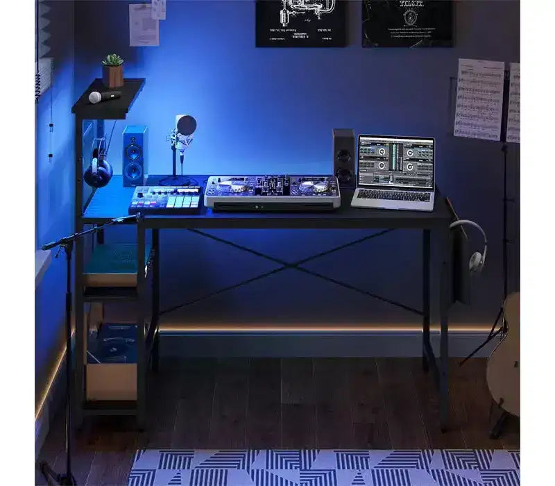 Bestier Scrivania da gaming a LED da 52 pollici con 4 ripiani e borsa portaoggetti
