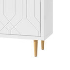 Elegante credenza in legno di metà secolo con tre ripiani interni