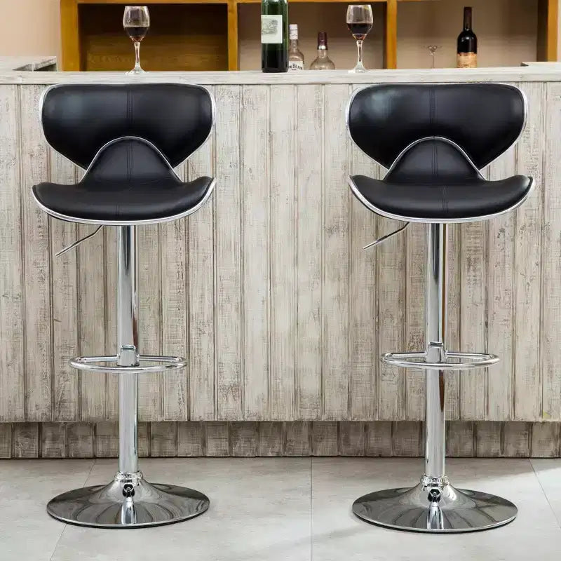 Roundhill Furniture Masaccio Sgabello da bar imbottito in similpelle regolabile con sollevamento pneumatico e base cromata, nero, set da 2