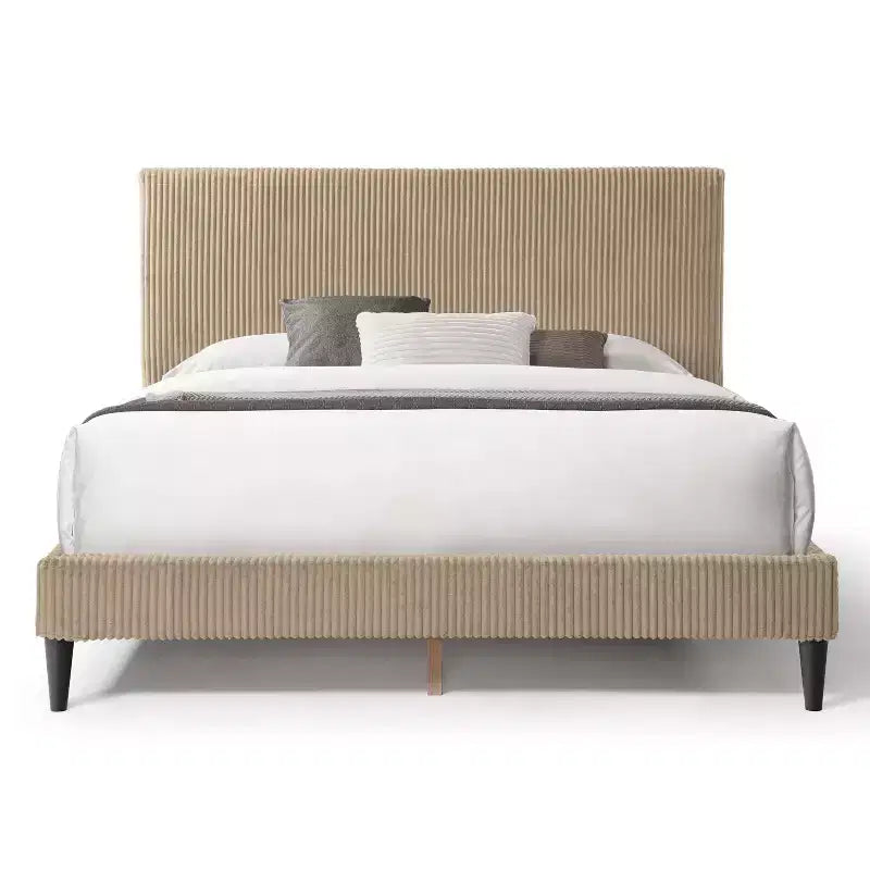 Letto a piattaforma Queen miBasics Beckman imbottito in velluto a coste con fodera rimovibile