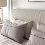 Letto a piattaforma Queen miBasics Beckman imbottito in velluto a coste con fodera rimovibile
