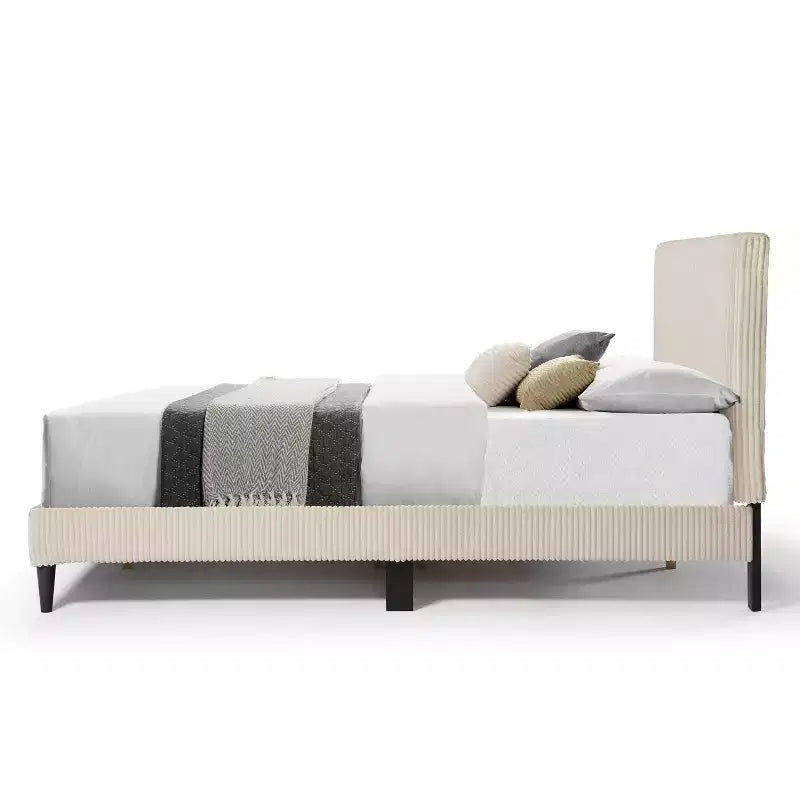 Letto a piattaforma Queen miBasics Beckman imbottito in velluto a coste con fodera rimovibile
