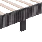 Letto a piattaforma Queen miBasics Beckman imbottito in velluto a coste con fodera rimovibile