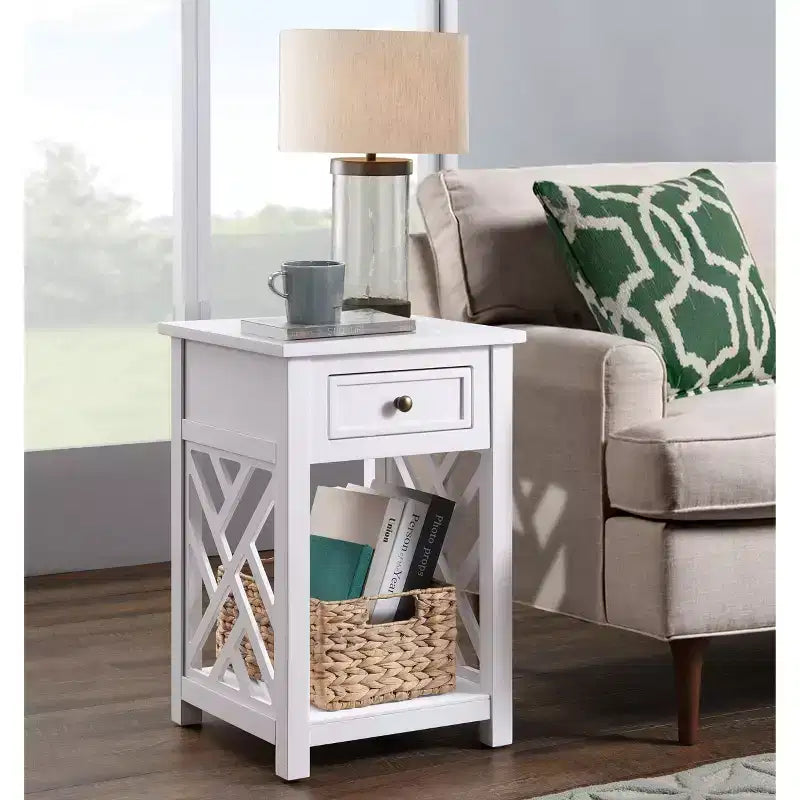 Tavolino da salotto Alaterre Furniture Middlebury in legno con ripiano portaoggetti