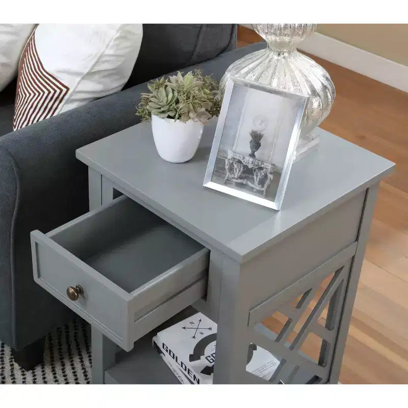 Tavolino da salotto Alaterre Furniture Middlebury in legno con ripiano portaoggetti
