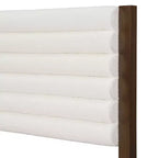 HOMES: Inside + Out Letto a piattaforma Queen Belna con rivestimento in bouclé