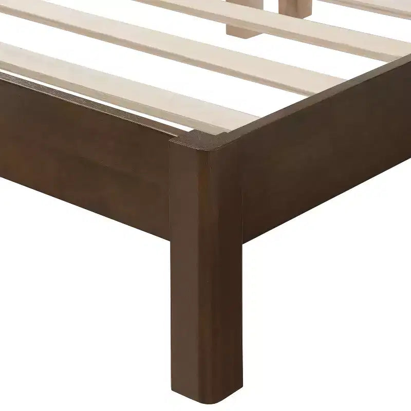 HOMES: Inside + Out Letto a piattaforma Queen Belna con rivestimento in bouclé