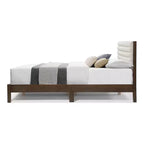 HOMES: Inside + Out Letto a piattaforma Queen Belna con rivestimento in bouclé
