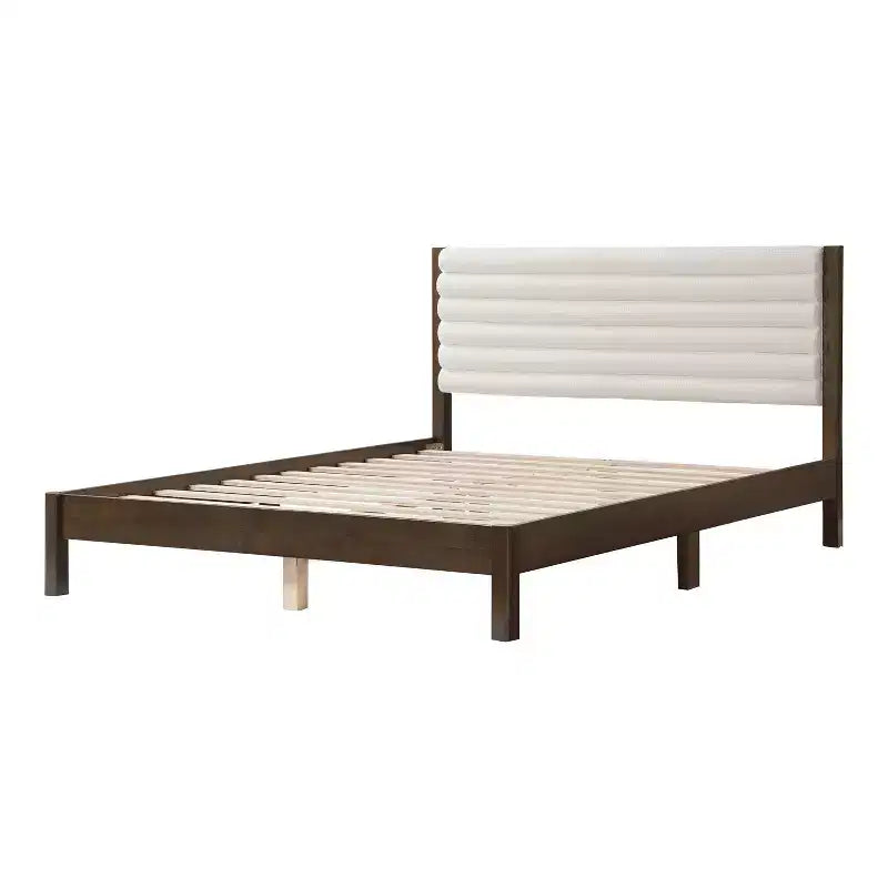 HOMES: Inside + Out Letto a piattaforma Queen Belna con rivestimento in bouclé