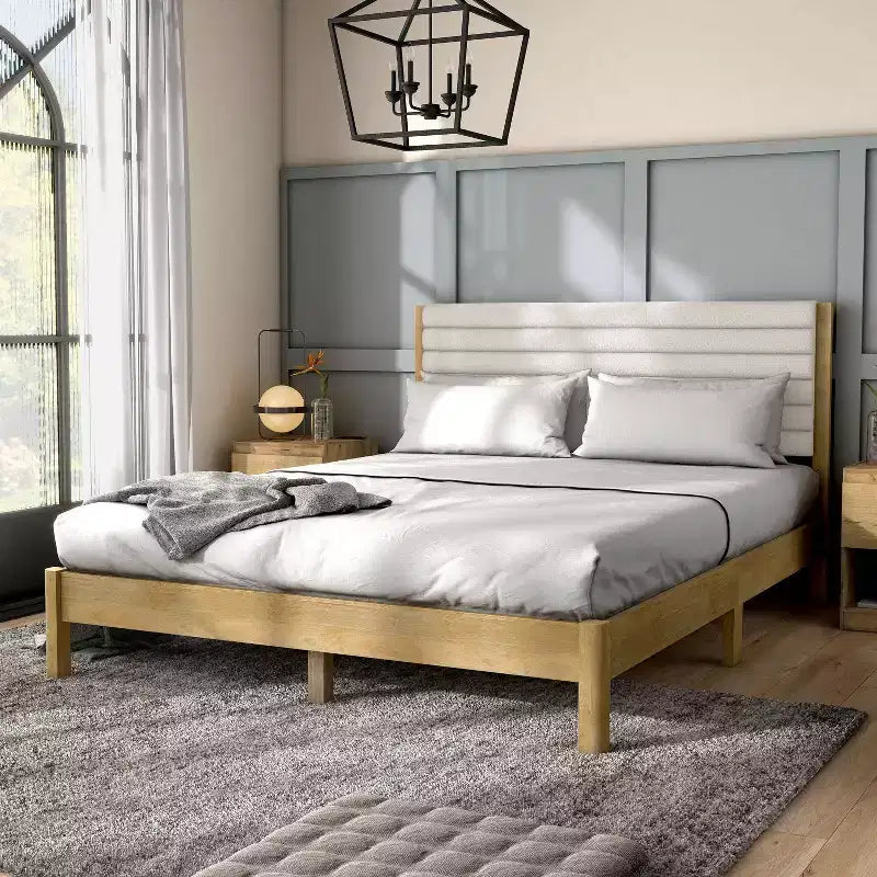 HOMES: Inside + Out Letto a piattaforma Queen Belna con rivestimento in bouclé