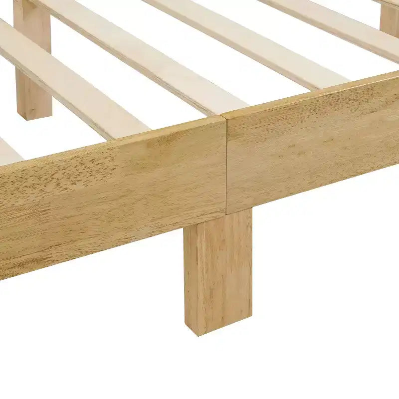 HOMES: Inside + Out Letto a piattaforma Queen Belna con rivestimento in bouclé