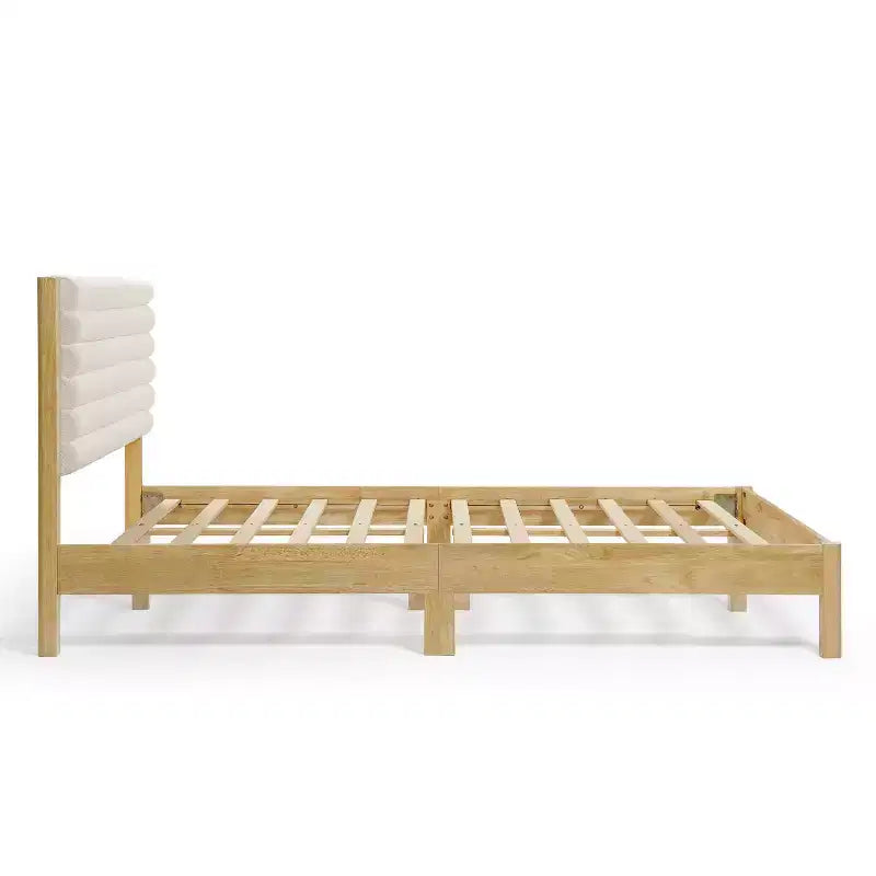 HOMES: Inside + Out Letto a piattaforma Queen Belna con rivestimento in bouclé