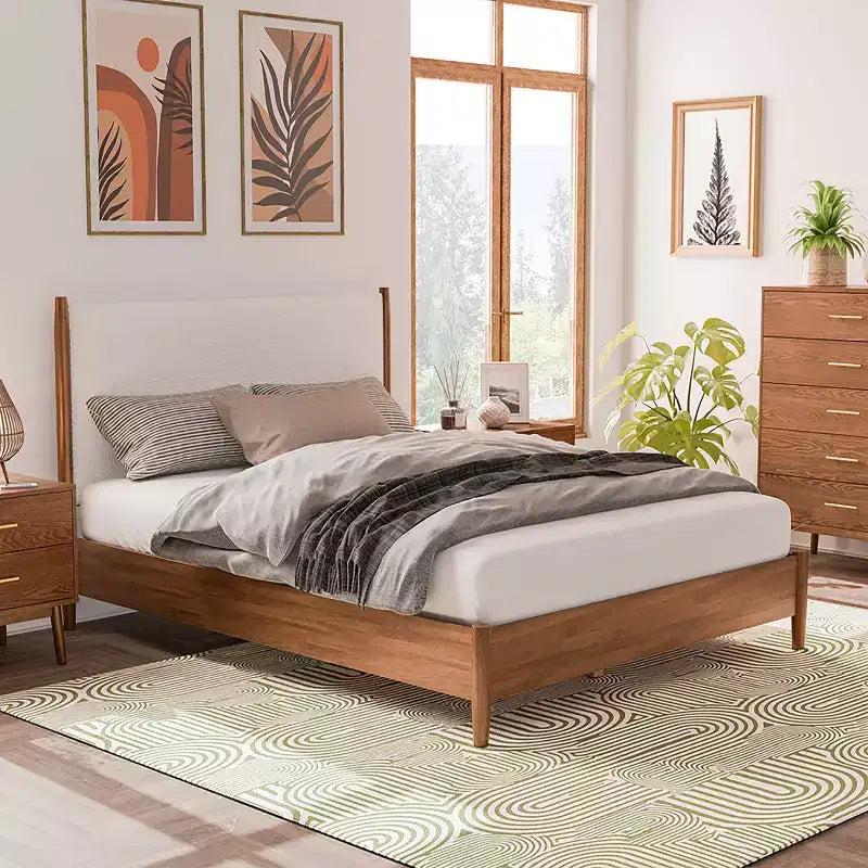 HOMES: Inside + Out Letto a Piattaforma Moderno di Metà Secolo Riverstone con Testiera Boucle