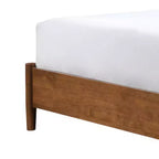 HOMES: Inside + Out Letto a Piattaforma Moderno di Metà Secolo Riverstone con Testiera Boucle